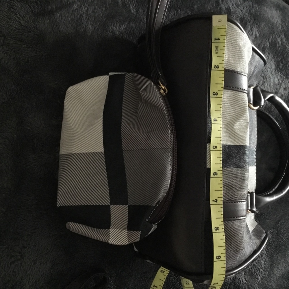 Purses - Picture 2 of 3